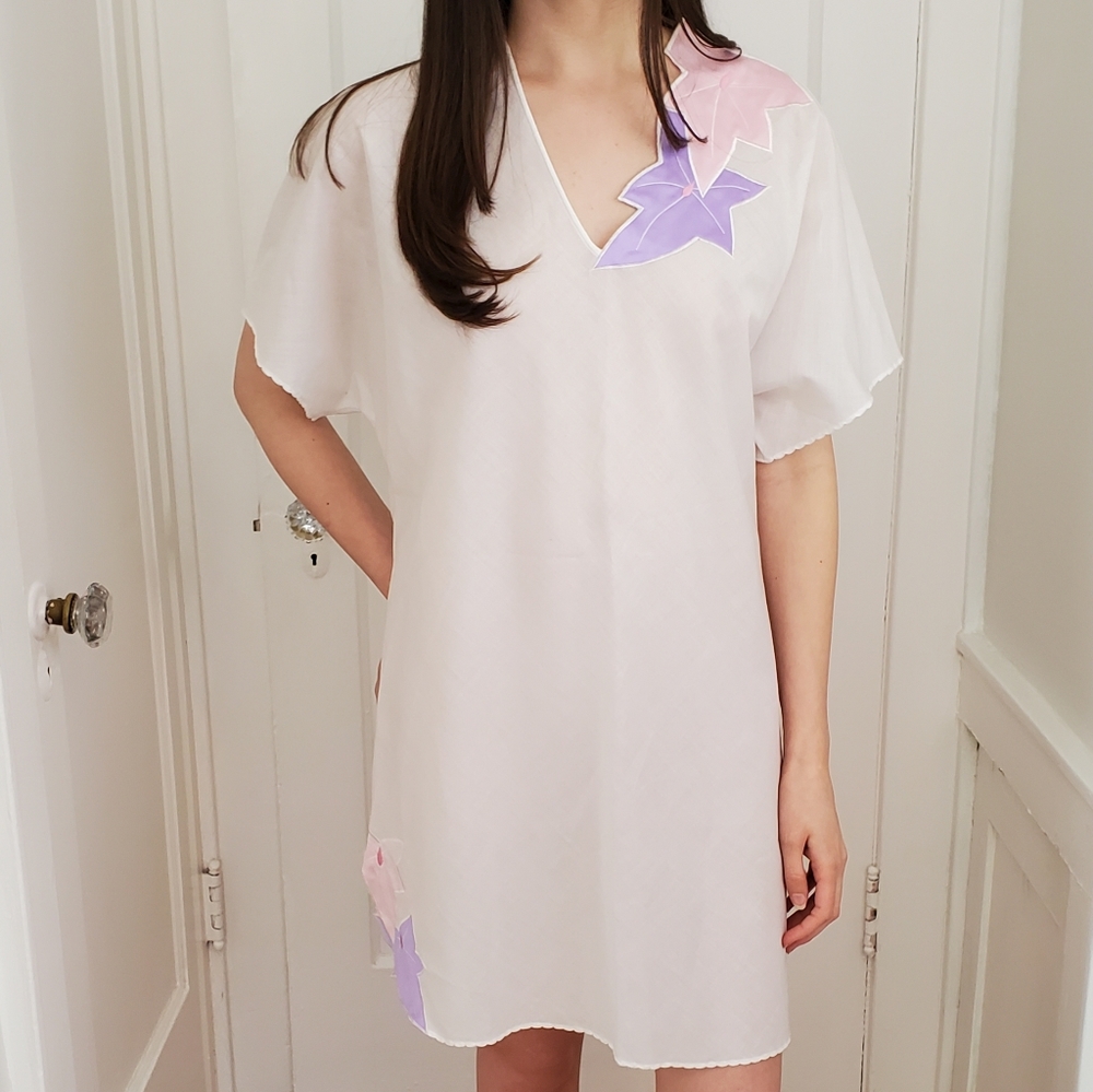 NATORI White Flower Nightgown Size S Vtg New